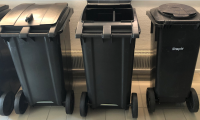 Tre sorte skraldespande til den nye affaldssortering